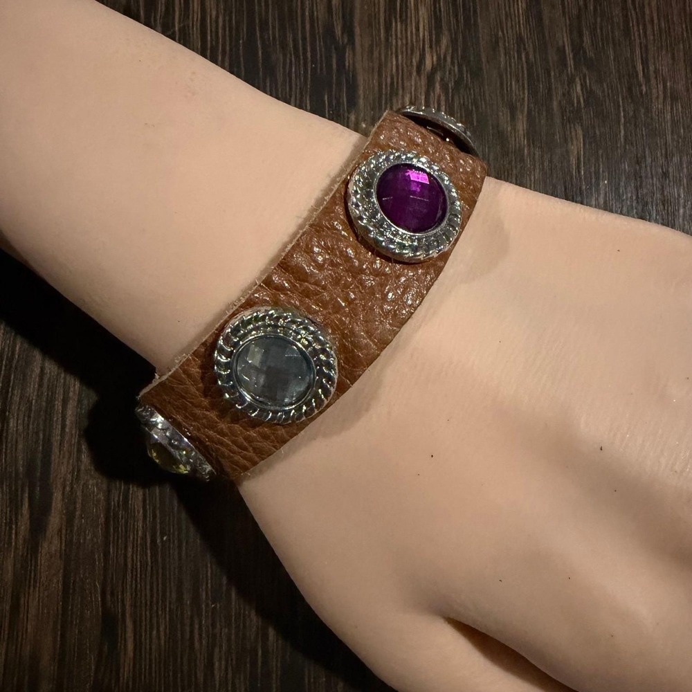 Yik Fung Brown Leather Snap Bracelet Crystal Chunks Boho Adjustable